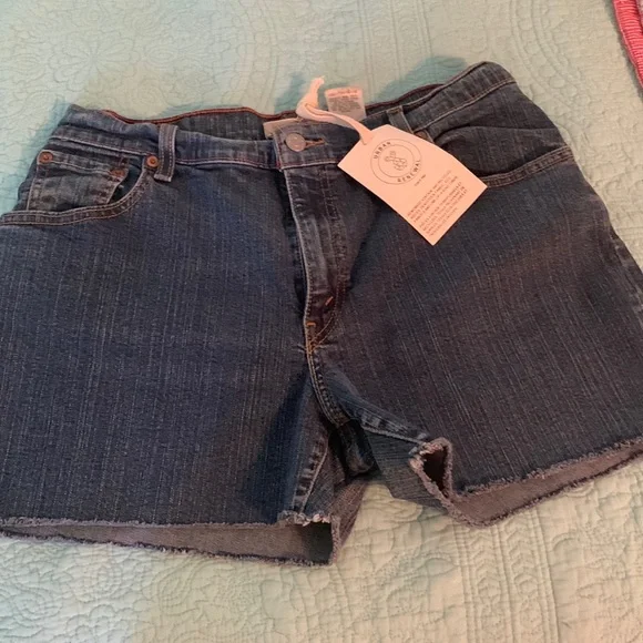 Levi’s size 12 shorts made by urban renewal new with tag - Picture 1 of 5